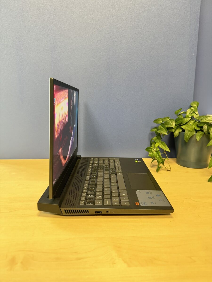 Laptop Dell G15 5521